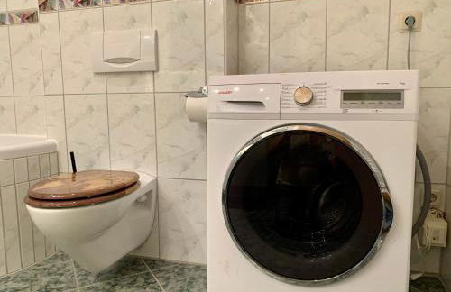 Apartment "Im Sonneneck" bis 4 Personen mit Parkplatz, W-LAN, Netflix im Thüringer Wald, Schleusingen - Foto 12