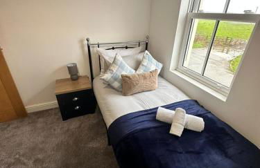 3 Bed house near Tenby with Hot Tub - Photo 33