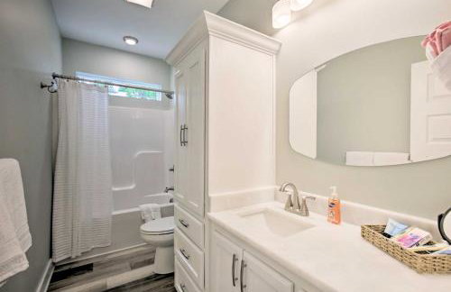 Modern Waveland Home with Deck, Walk to Beach! - Foto 19