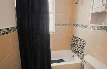 3 bdrm stay! Trippy King Suite by Dwtwn Nwk - Foto 37