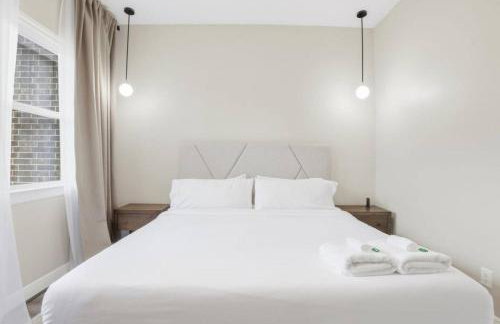 O26A Single Story 2BR Townhome King Beds Pet Friendly Houston - Foto 21