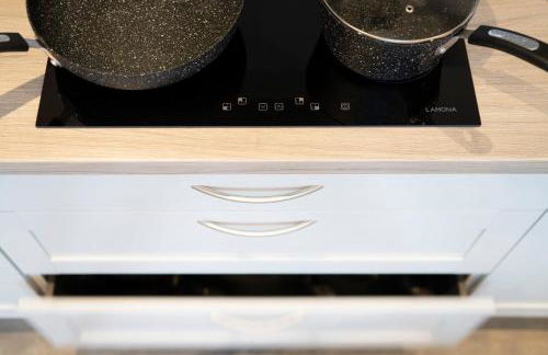 The Hideaway with Cosy Fireplace by LetMeStay - Foto 13