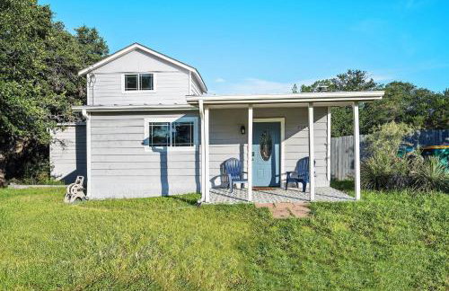 6-min walk to Lake - Home w/Fire-Pit & Pool Table - Foto 18