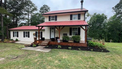 Charming Renovated Home Near Fayetteville, Rustic Retreat for Families - Foto 3