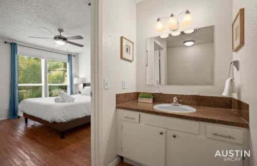 WFH in Relaxing Clarksville Townhome with Parking - Foto 4