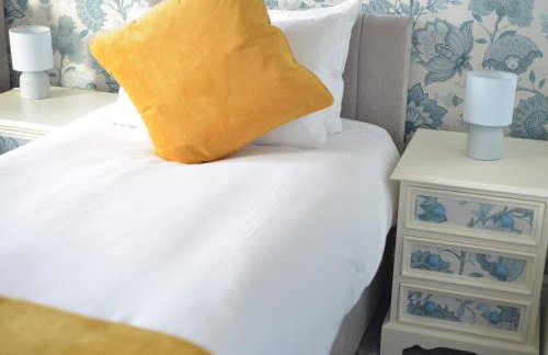 Huntsfield House- Stunning Modern 4 Bedroom House Suitable for Work and Leisure Stays - Foto 27