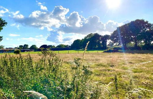 Holly Tree Cottage - 3 bedrooms and large garden with optional glamping double outside - Foto 36