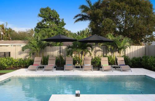 Coastal Palms House - Photo 1