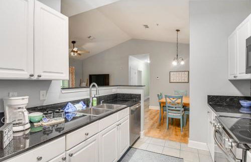 Snowbirds Welcome Foley Condo with Pool Access - Photo 10