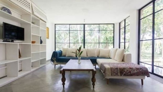 Coin salon dans le hall