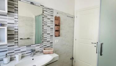 Apartment in Marina di San Vito Chietino - Foto 3, towels, Shower