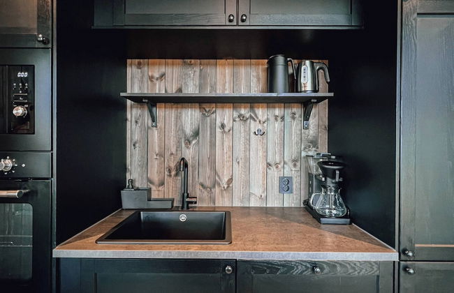 Modern Mountain Cabin - Outdoor Hot Tub - 8 Beds - Photo 30