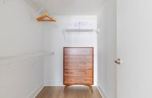 Blueground Long Island City pool nr Gantry Plaza NYC-2233 - Foto 13