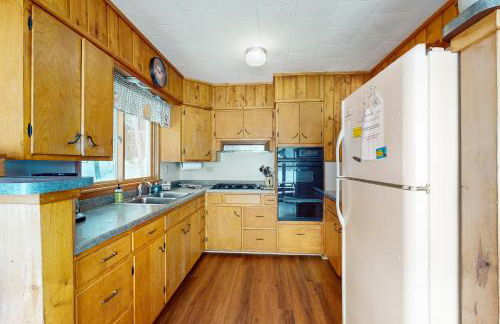 Timberlane Lodge- The Musky, Bluegill & Walleye - Foto 7