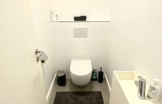 2 Bedrooms Flat in Center with Parking - Photo 21