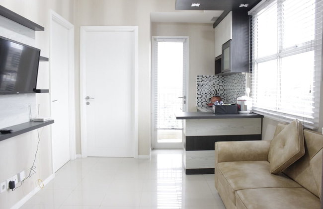 Simply Homey 2BR Apartment Parahyangan Residence - Photo 5