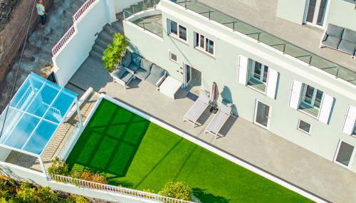 JPL Blue Horizon Residential - D - Photo 1, Garden, sunbed