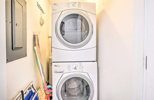 Oceanfront Condo with Furnished Deck and Views! - Foto 16