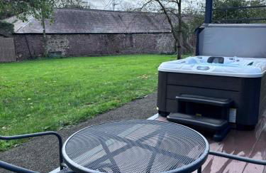 Glamping Pod with Hot Tub in Orchard - Foto 5