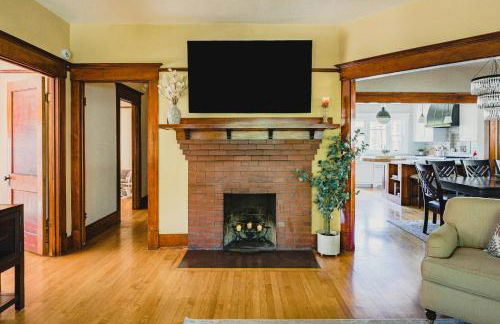 1907 Stone House - King Bed, Office, Crib, Toys - Foto 10