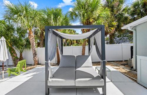 Siesta Key Waterfront Oasis - Heated Pool, Dock, Walk to Village & Beach - Photo 41