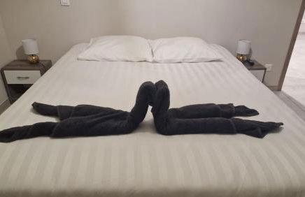 SUPERBE APPARTEMENT porte de la Cité Médiévale à SOMMIERES entièrement rénové très bien équipé 6 pers balcon clim parking privé devant - Foto 21