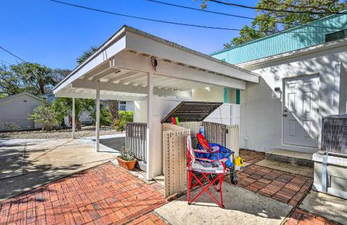 Tropical Waterfront Home Central Location! - Foto 31