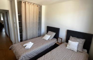 Maison Villa Nimes 4 Chambres, Piscine et 2 places parkings privés fermés - Foto 13