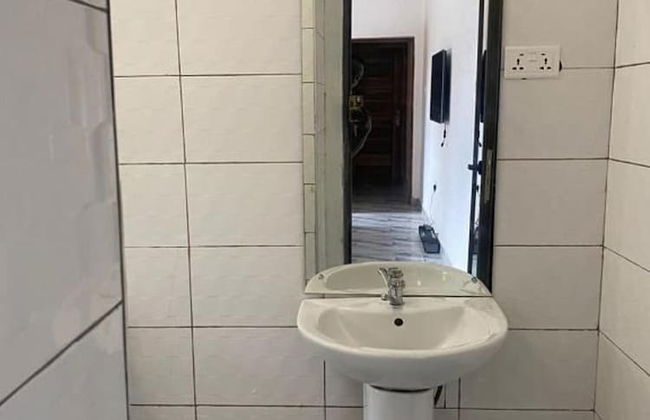 3 Bed Villa-private Garden-offstreetparking-aircon - Photo 14