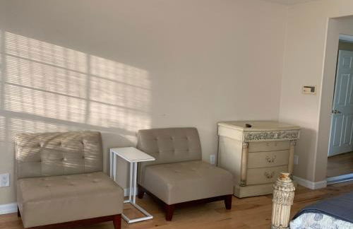 Pacific Breeze Right Next to Huntington Beach Pier! Steps from Beach!! - Photo 11