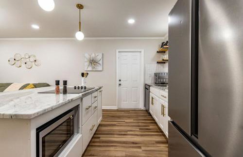 Modern bungalow in the heart of Raleigh w King bed - Foto 8