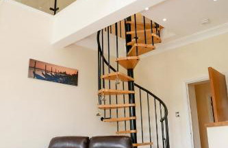 Beautiful cozy 3 bedroom 2 bathroom apartment - Foto 52