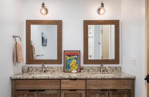 Red Drive at the Elegant Grand Traverse Commons - Foto 20