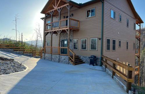 * * 4 Master Bedrooms, Views, Theater, Arcade, EVC - Photo 45