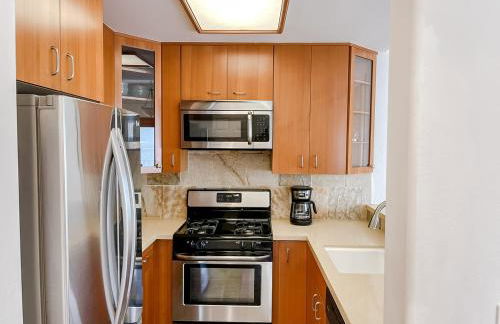 *WEHO/Beverly Hills* Luxury 2BD/2.5BA + Balconies - Photo 12