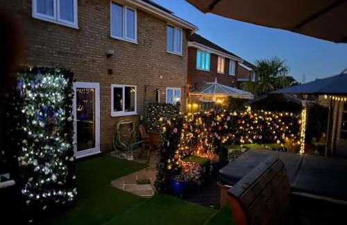 Romantic Swiss Cabin Hideaway & Hot Tub Spa Pool - Foto 19