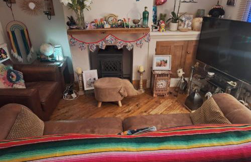 Double Ensuite in a colourful quirky terrace on a quiet leafy street - Foto 1