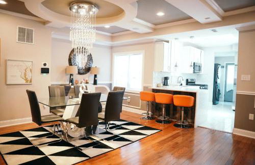 Charm City Luxury 4 Bedroom Brick Home - Foto 28