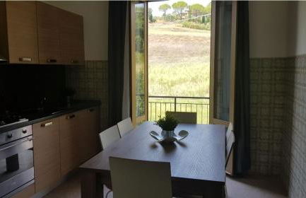 VAL D'ORCIA DELUXE 2, RAFFINATA CASA immersa nel verde con WiFi, giardino e parcheggio - Foto 5