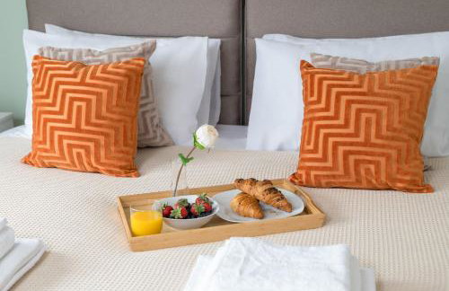 4 Bedroom House By Humming Nest Short Lets & Serviced Accommodation Milton Keynes With Free WiFi & Parking - Foto 24