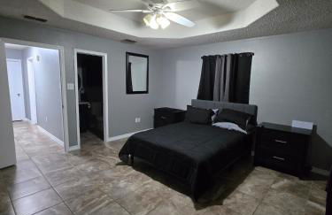 Home close to spacex, starbase and airport - Foto 1