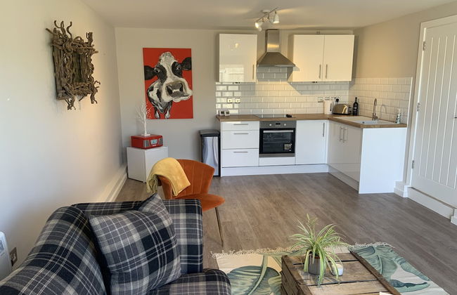 1-bed - Sleeps 2 - Pet Friendly w Parking - Foto 8