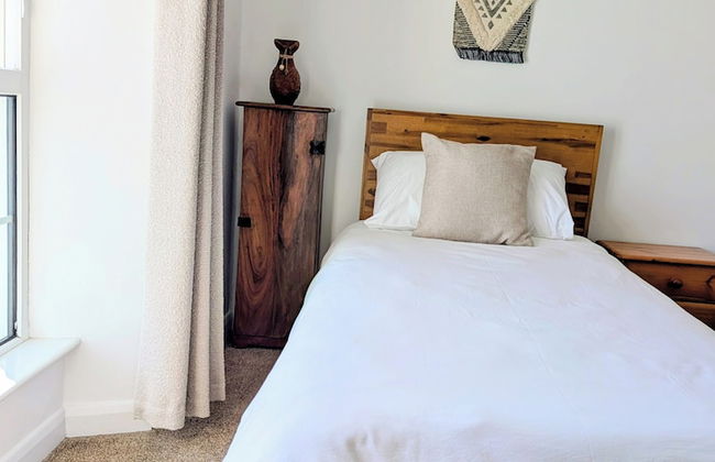 The Hideaway - Spacious 3 Bedroom Apartment - Photo 5