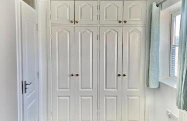 Big 6 Beds Home, Free Private Parking, TV, Garden - Foto 18