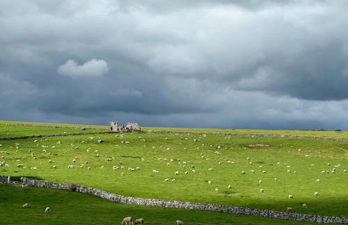 Lyme Tree Farm Cottages - Hotching Barn and Knockstone Cottage - Foto 51