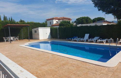 AMPLIO CHALET CON GRAN PISCINA - Foto 19