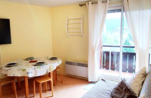 2 Pièces, skis aux pieds, proche commerces avec balcon. Capacité 6 pers, animaux non admis - FR-1-771-11 - Foto 6