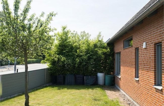 5-bed-rooms House With Jacuzzi, Free Parking, and 2 Toilets-bath in Malmö - Photo 19