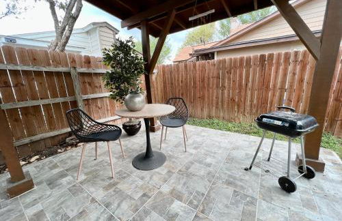 Modern 2 bedroom house w/backyard @La Cantera - Foto 15