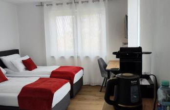 Doppel-Zweibettzimmer mit Balkon - Foto 1